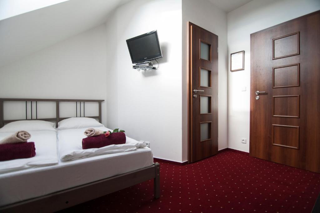 Hotel Krusnohorsky Dvur Cinovec Room photo