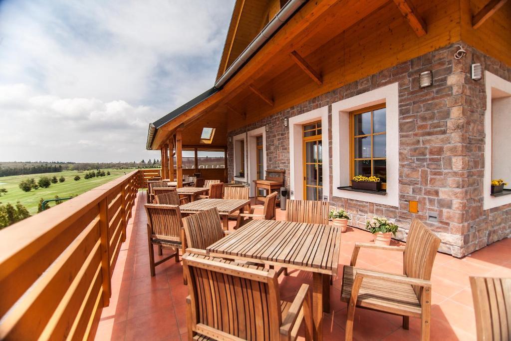 Hotel Krusnohorsky Dvur Cinovec Exterior photo