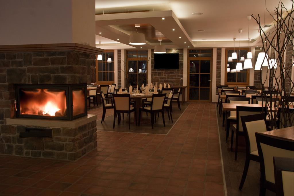 Hotel Krusnohorsky Dvur Cinovec Exterior photo