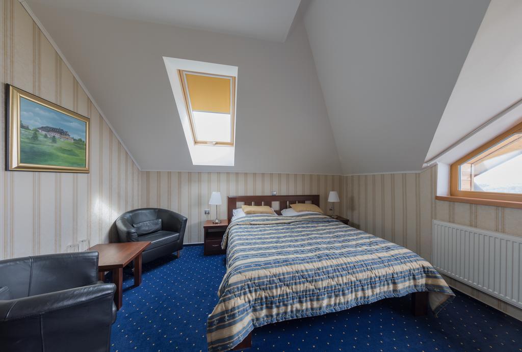 Hotel Krusnohorsky Dvur Cinovec Exterior photo