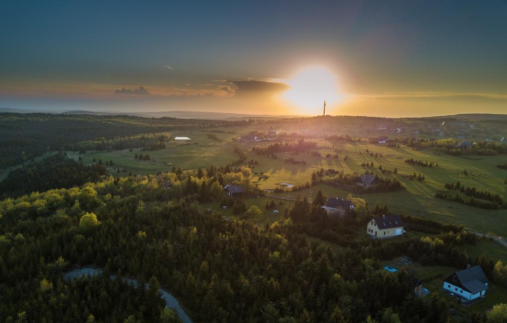 Hotel Krusnohorsky Dvur Cinovec Exterior photo