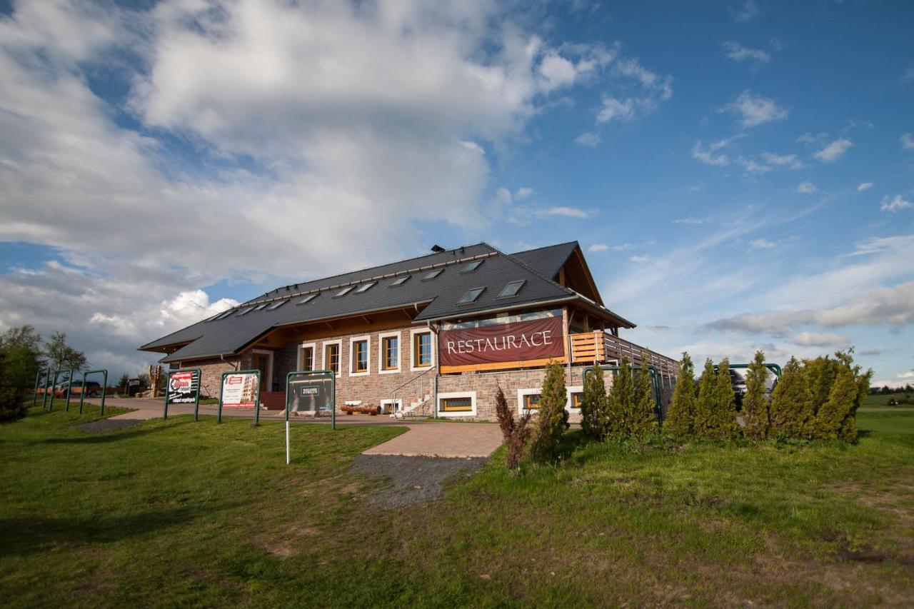 Hotel Krusnohorsky Dvur Cinovec Exterior photo